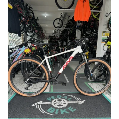 Bicicleta Aro 29 Alumínio Rava Nazca, Shimano Deore 12v, Garfo Suspensão SR Suntour XCM Boost, Nacional, Quadro 19 - Branco Com Preto